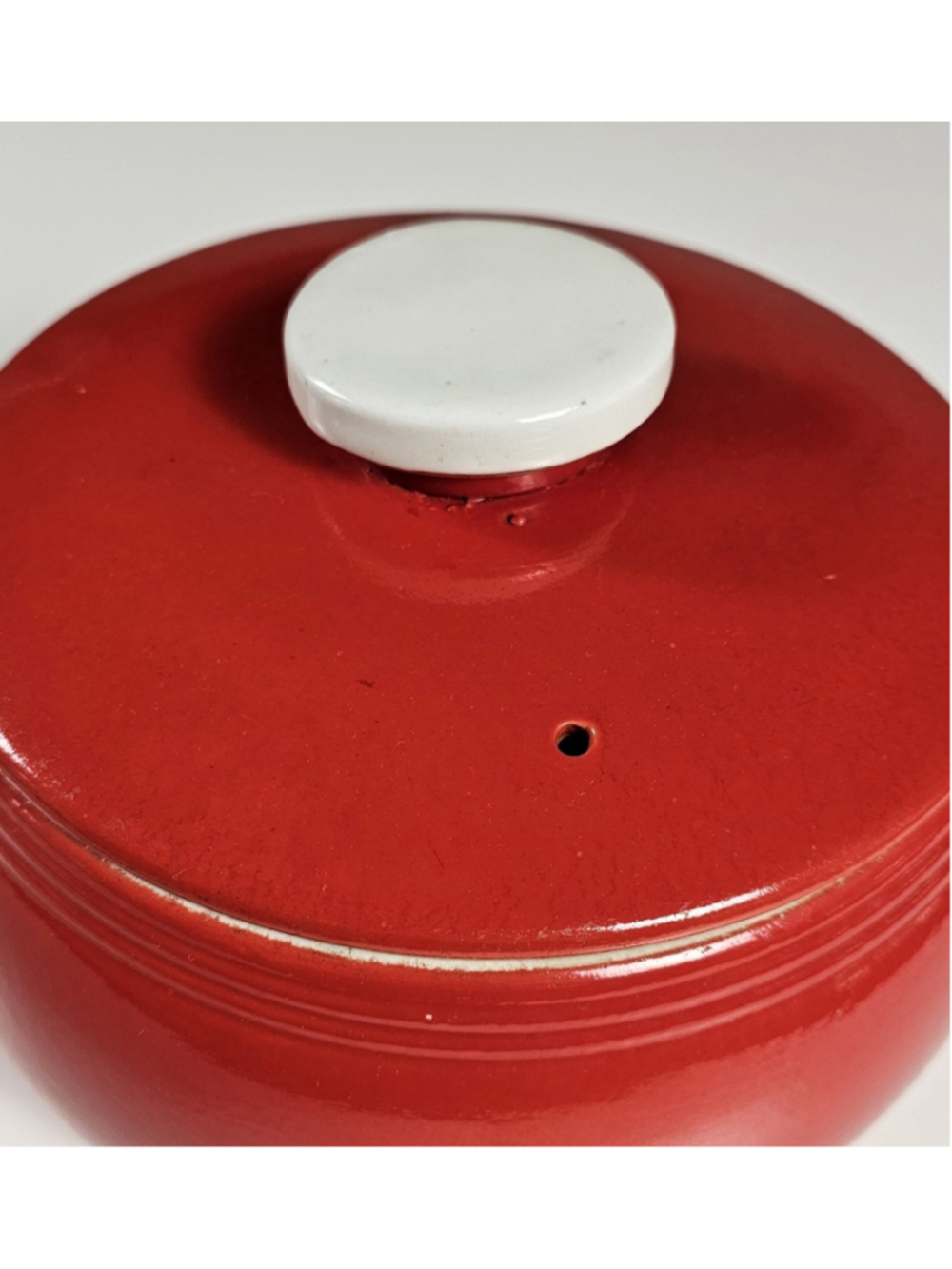 Vintage Hall China Pert Covered Casserole Dish Chinese Red White Tab Handles - Picture 10 of 15